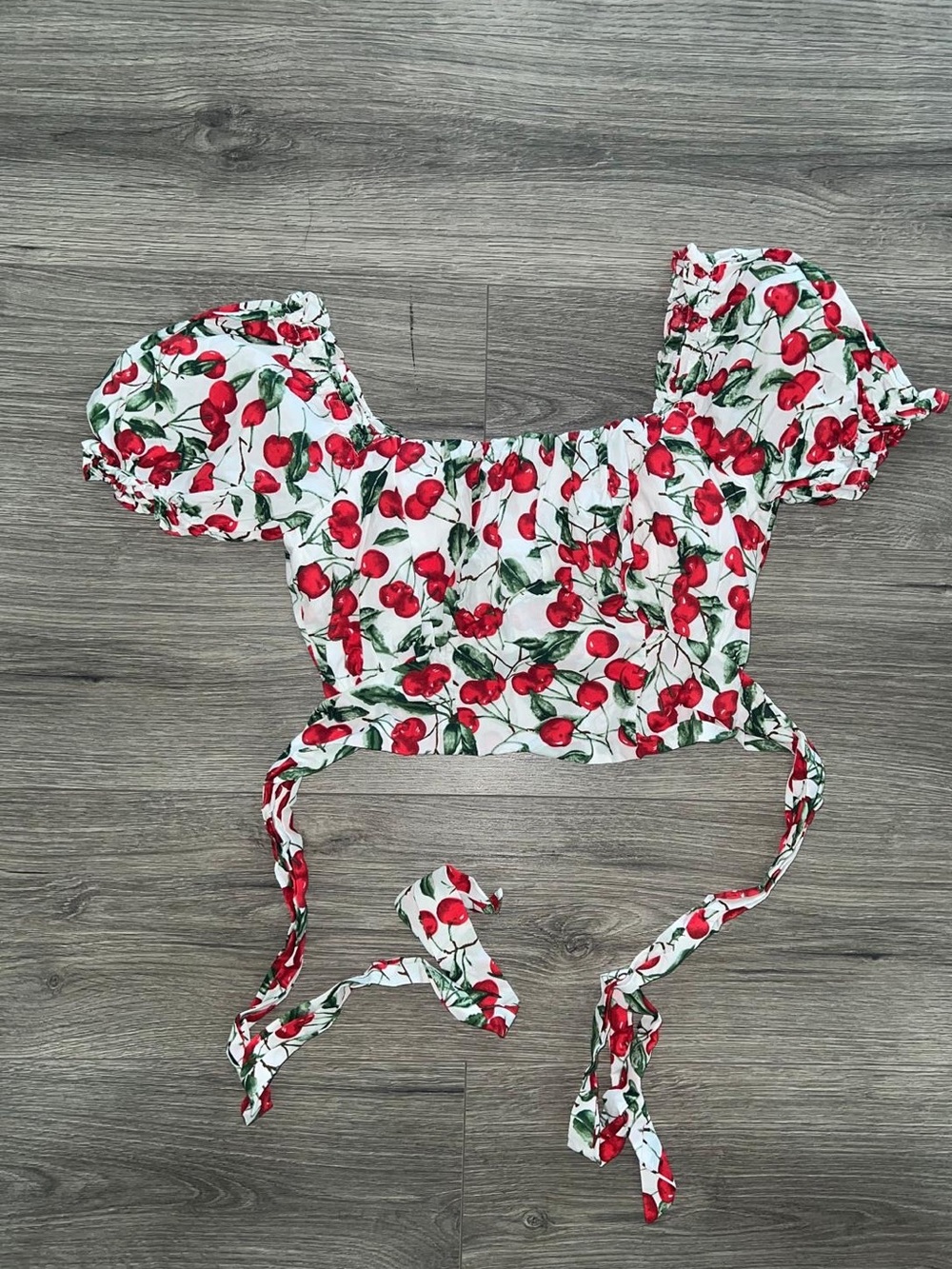 Cider Women’s Cherry-Print Puff Sleeve Crop Top - White/Red - S